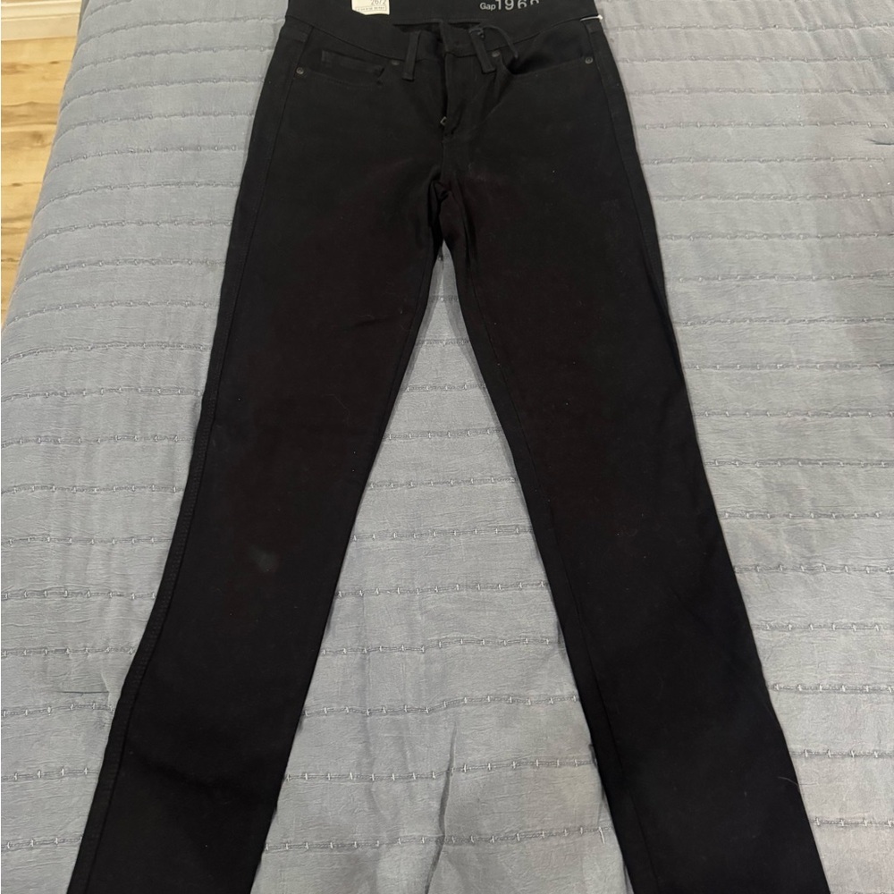 GAP Women's Dark Black Skinny Jeans”used”